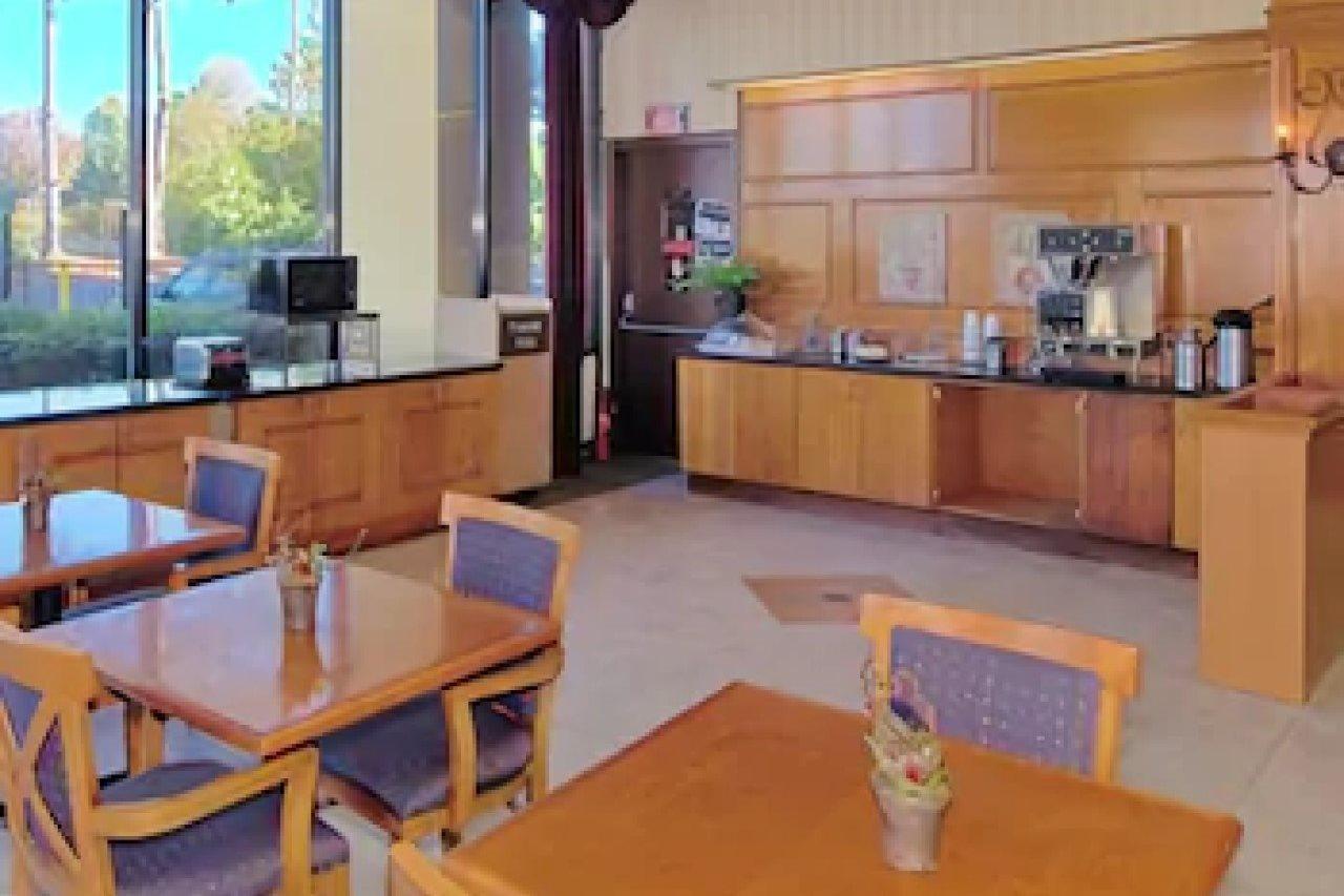 Knights Inn Six Flags Lodge West Luaran gambar